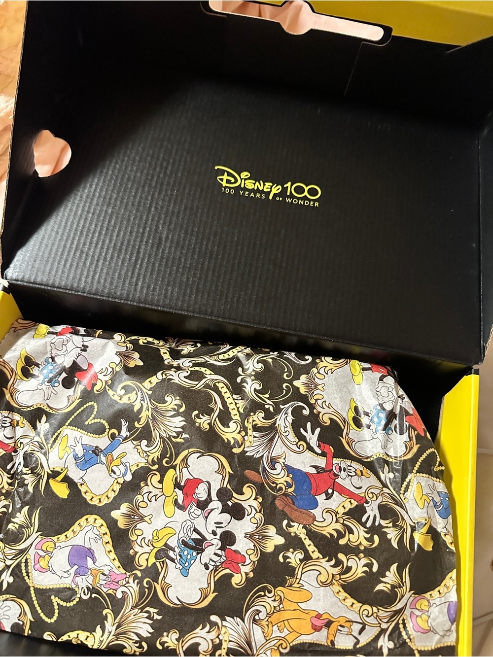 Aldo x Disney White Patent Leather Minnie and Mickey Mouse Pointed-Toe Heels - Picture 5 of 11